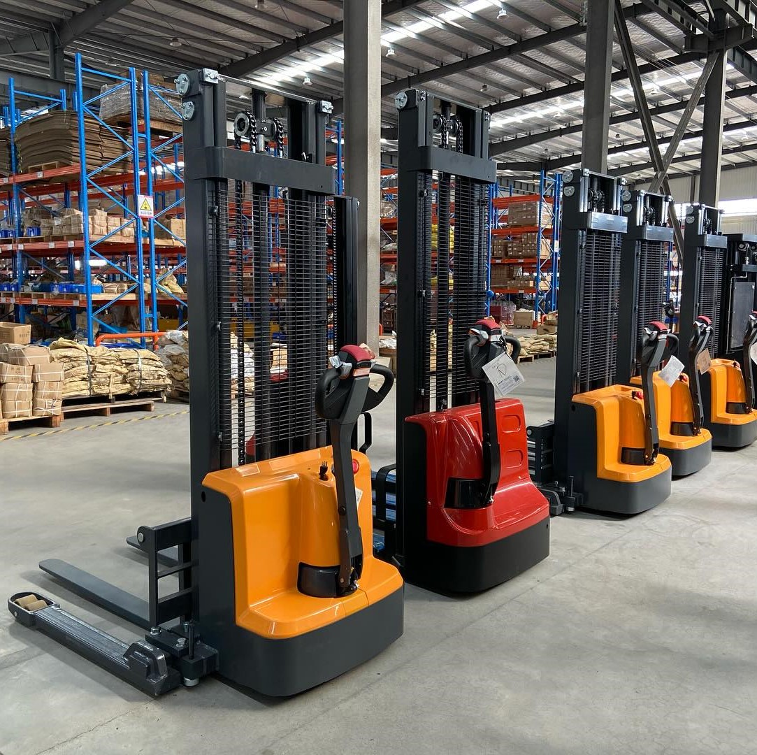 Xe nâng tay điện dắt lái chân rộng 1.3 tấn Jialift CL1330GHY