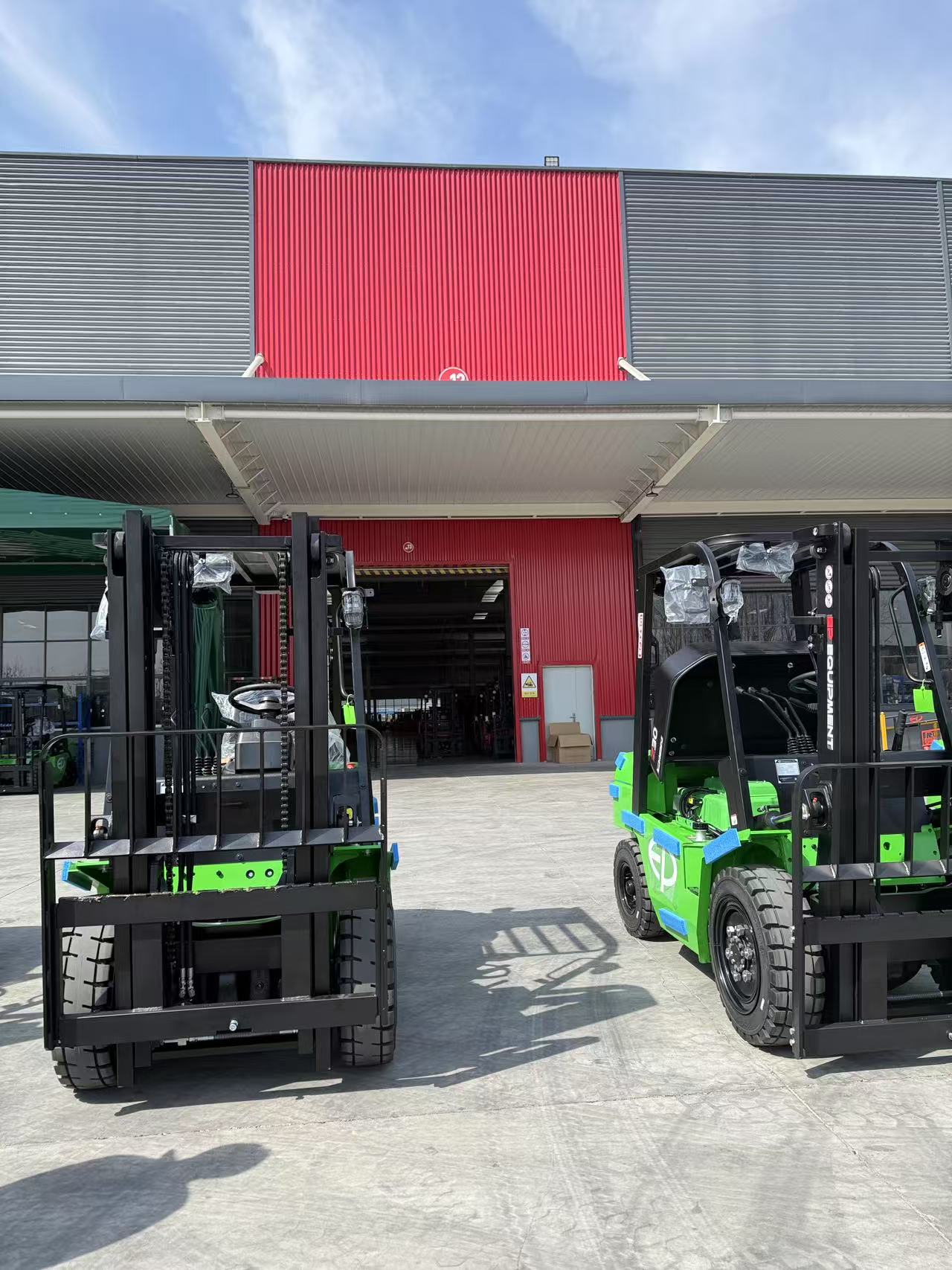 Xe Nâng Điện Ngồi Lái 3 Tấn EFXZ301