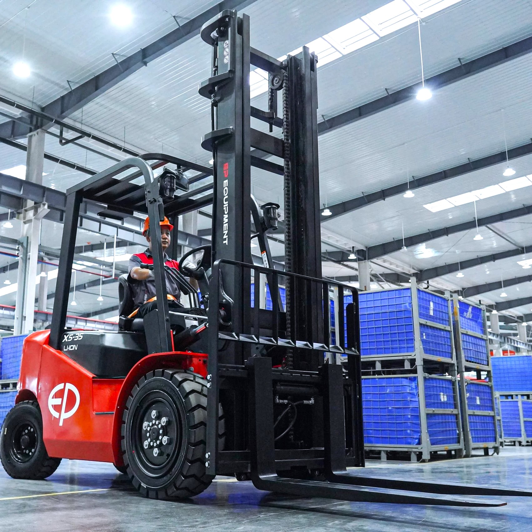 XE NÂNG ĐIỆN NGỒI LÁI 3 TẤN EP EFX5-301