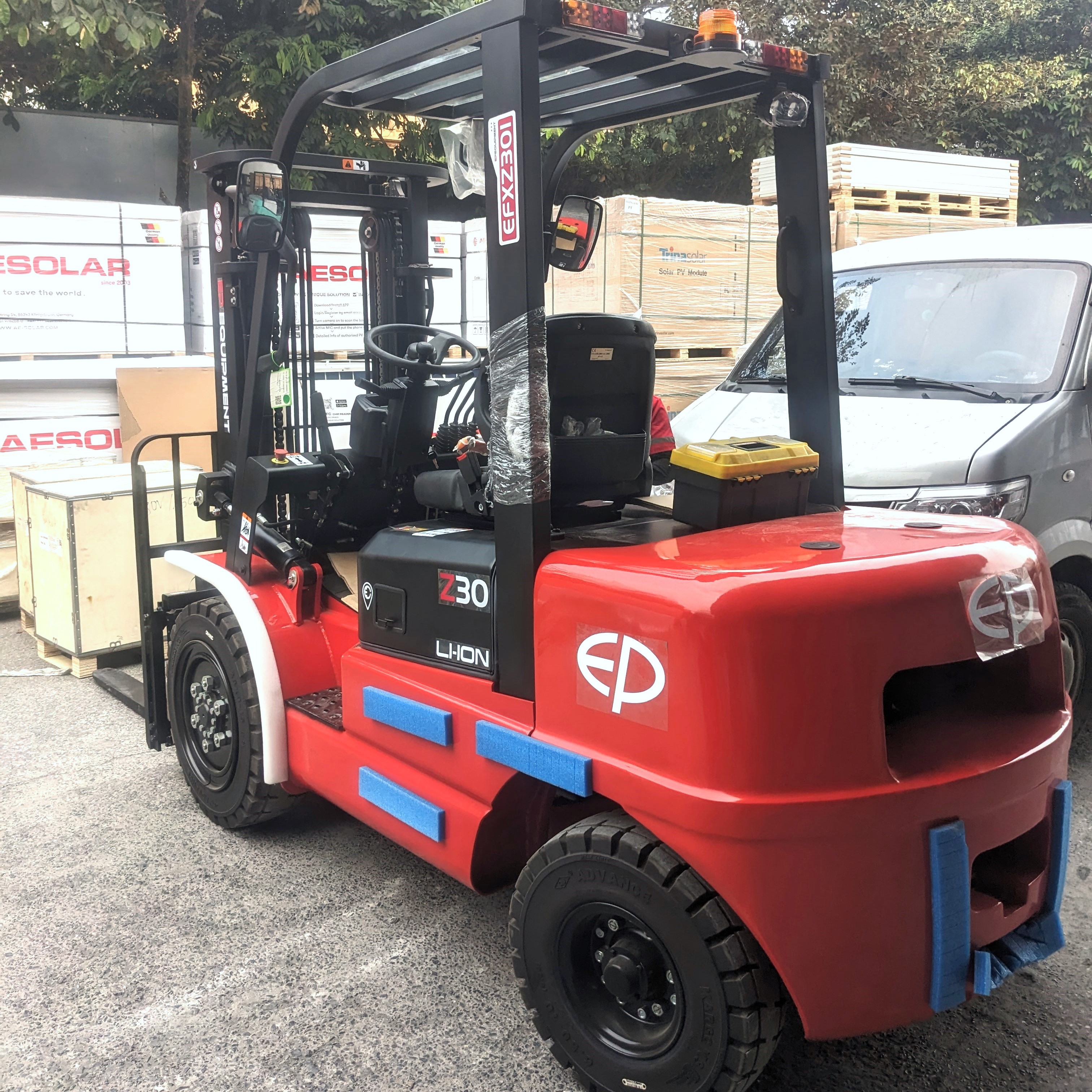 Xe Nâng Điện Ngồi Lái 3 Tấn EFXZ301