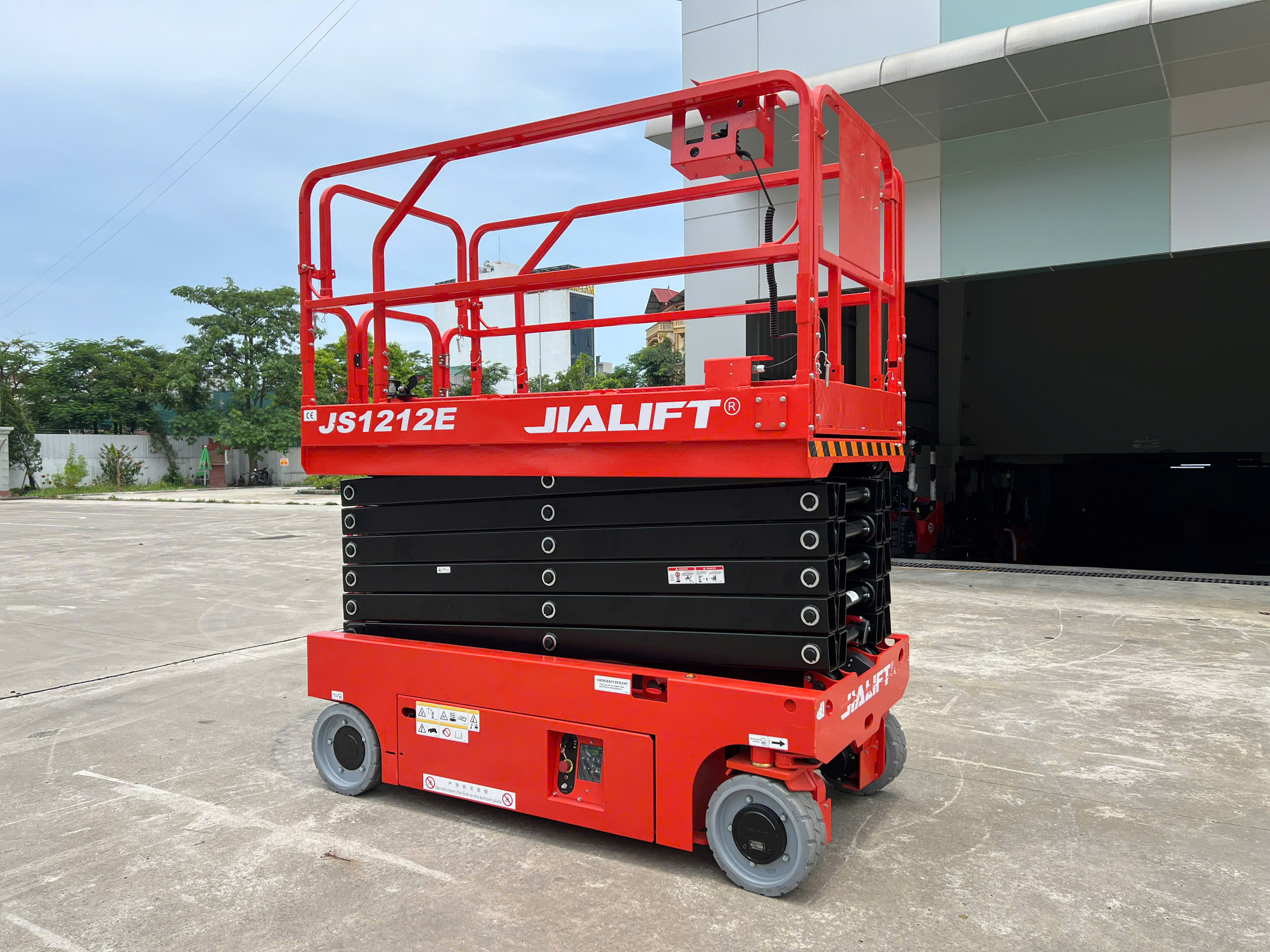 Xe Nâng Người Cắt Kéo Tự Hành 14m JIALIFT JS1212