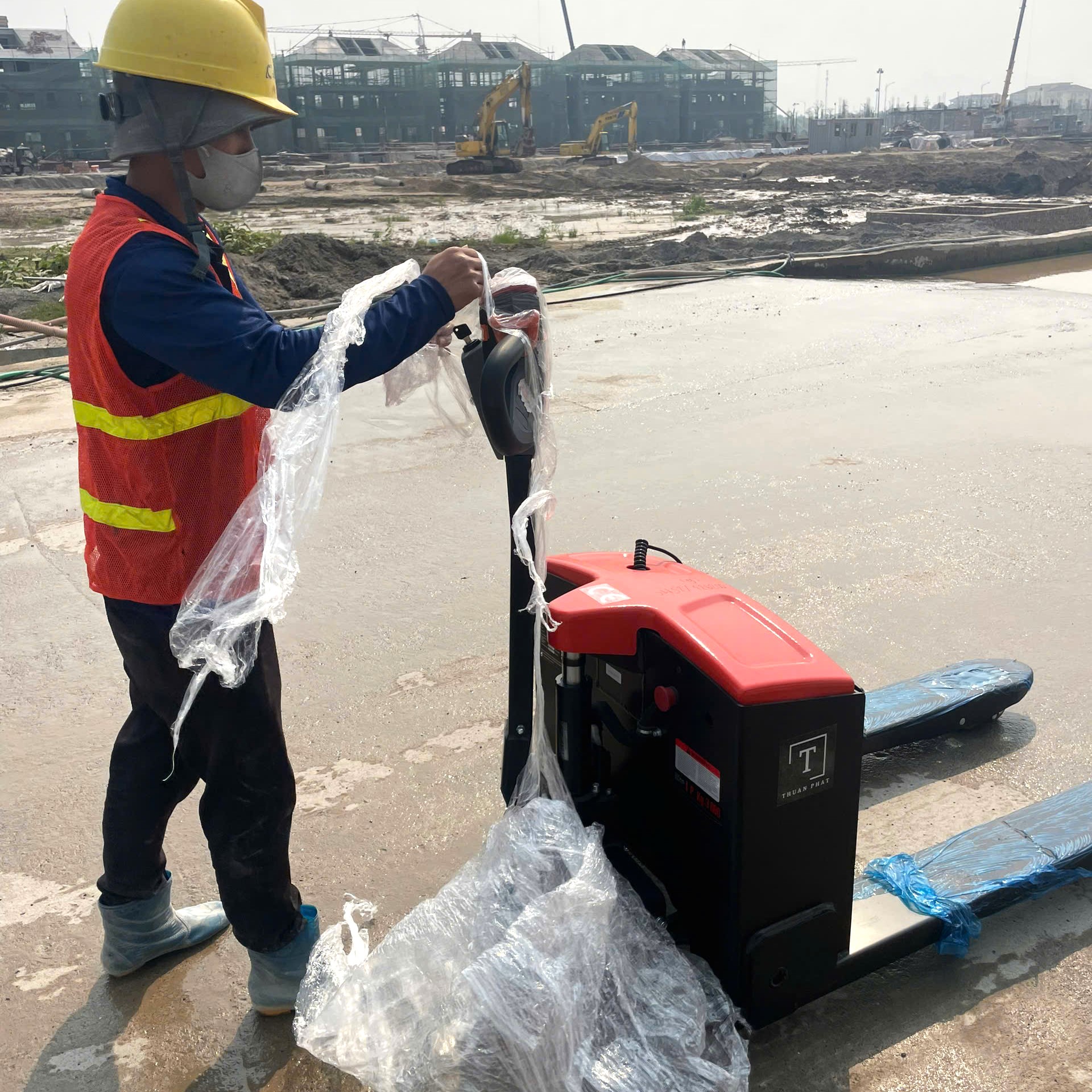 Xe N&acirc;ng Tay Điện Cho C&ocirc;ng Trường Jialift CBD30-C