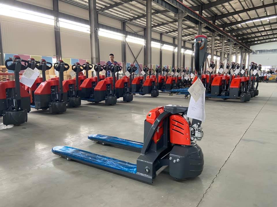 Xe n&acirc;ng tay điện mini jialift 