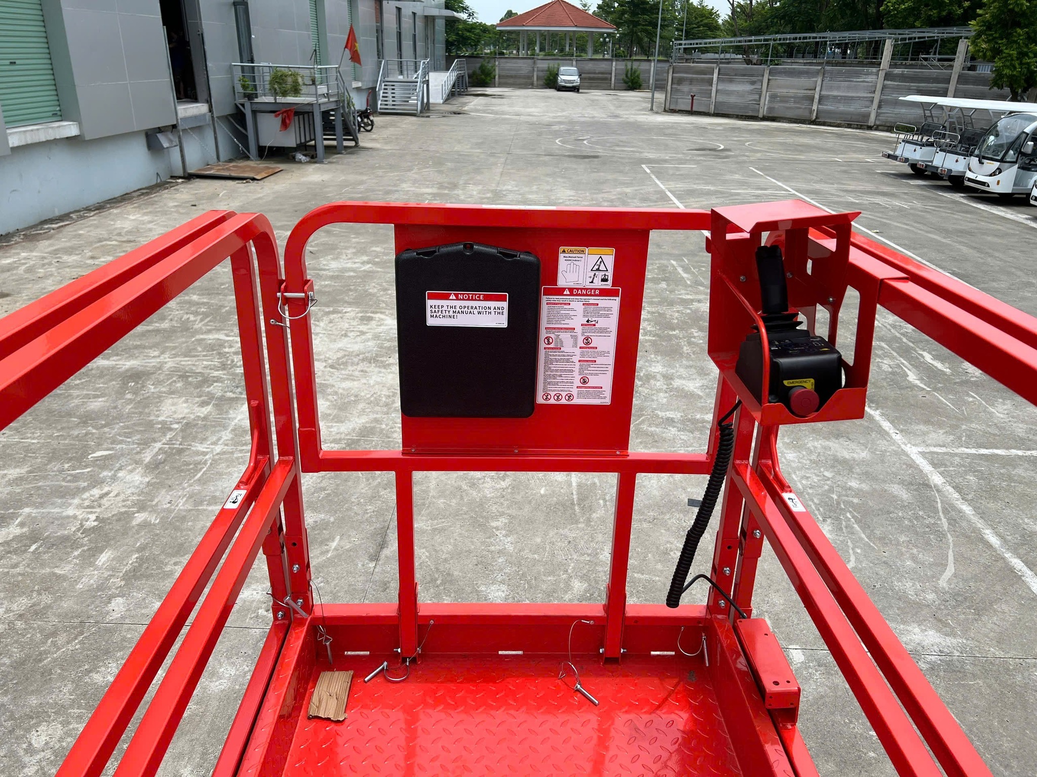 Xe Nâng Người Cắt Kéo Tự Hành JIALIFT 12m JS1012
