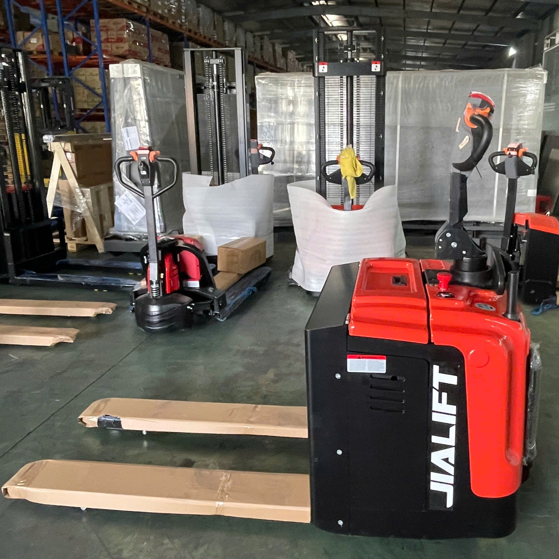 Xe nâng điện 2 tấn SL20GA đứng lái
