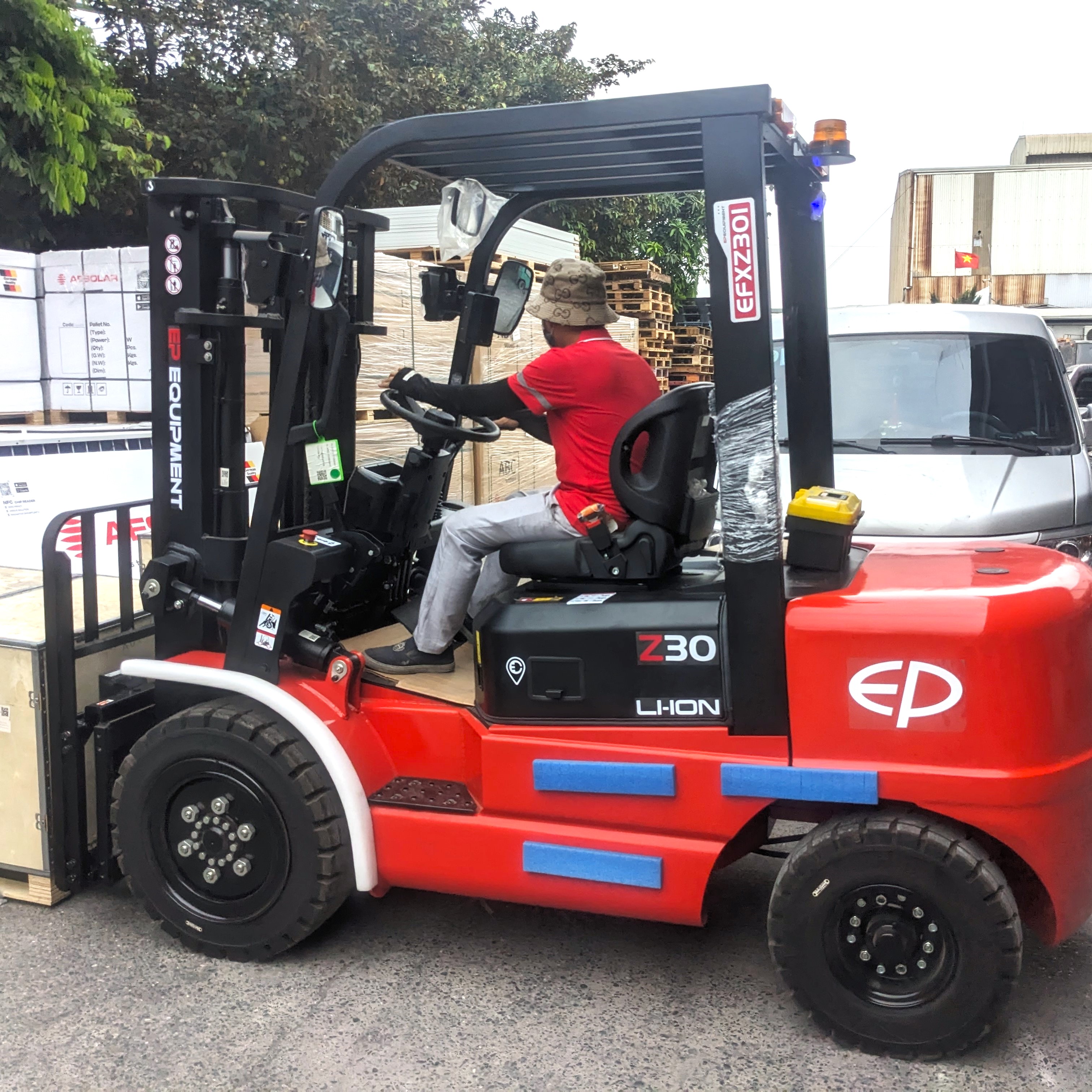 Xe Nâng Điện Ngồi Lái 3 Tấn EFXZ301