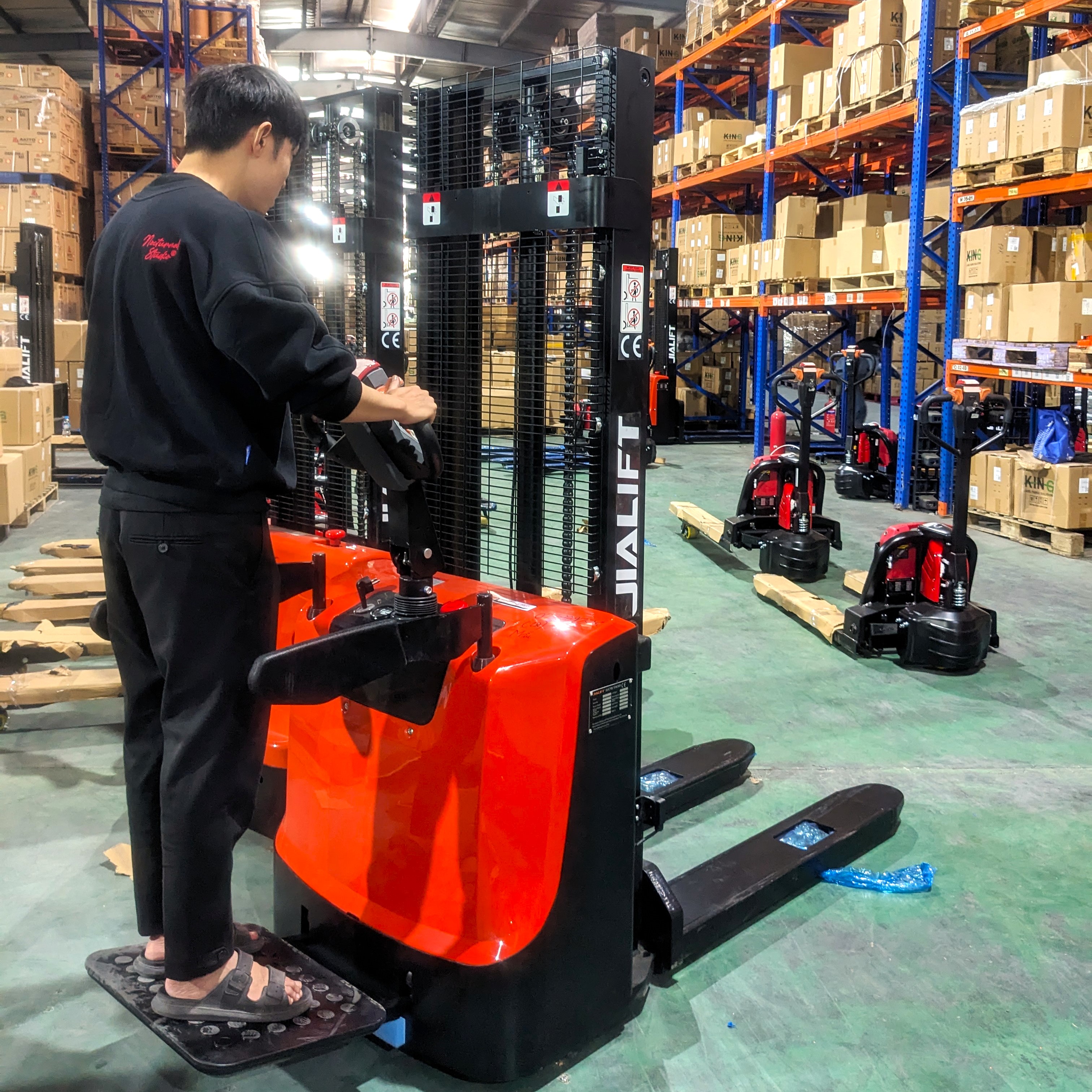 Xe Nâng Điện Stacker Đứng Lái 2 tấn JiaLift CDD2030J-BRM