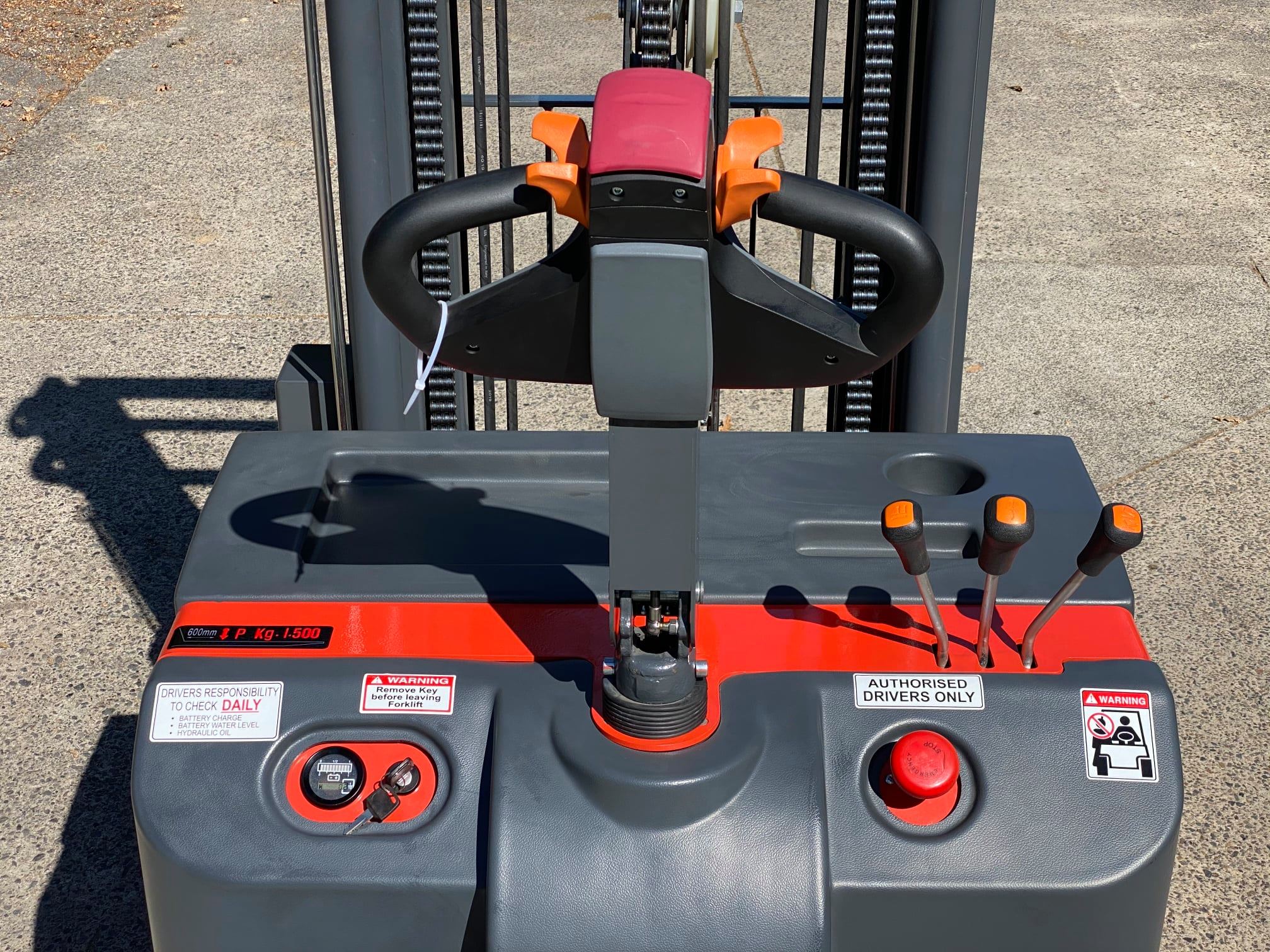 XE NÂNG ĐIỆN ĐỨNG LÁI 1,5 TẤN JIALIFT Q1530D