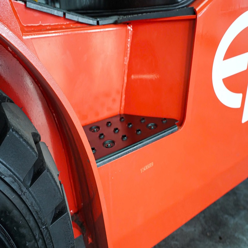 XE NÂNG ĐIỆN NGỒI LÁI 3 TẤN EP EFX5-301